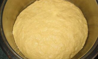 Булочки с яблоком из быстрого теста