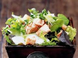 Салат из омаров, кукурузы и помидоров