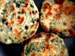 Блины с зеленым луком
