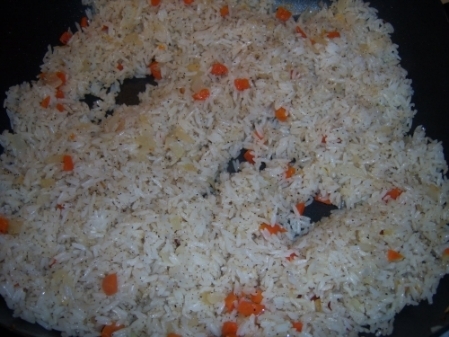 Рассыпчатый рис с овощами
