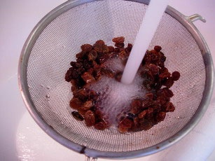 Блины с творогом и изюмом