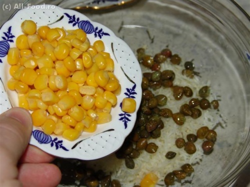 Салат с кукурузой и грибами