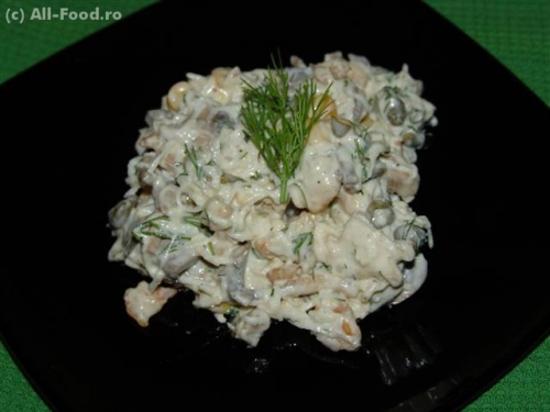 Салат с кукурузой и грибами
