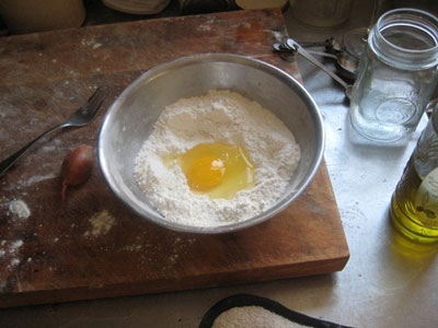 Куриная лапша с яйцом пашот