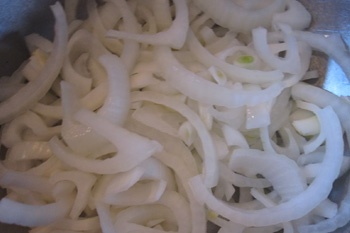 Солянка с квашеной капустой в мультиварке