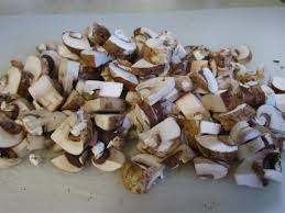 Салат с грибами и рыбной консервой