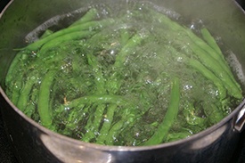 Салат из спаржи с майонезом и грибами