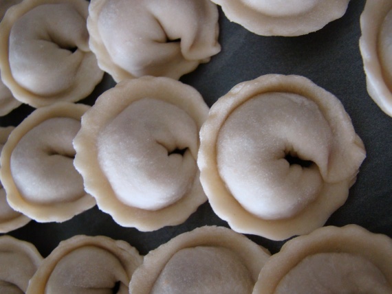 Пельмени с сыром в духовке