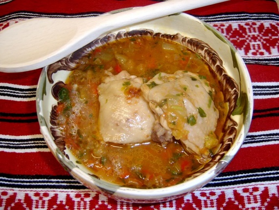 Курица с болгарским перцем и помидорами