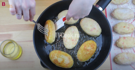 Картофельные зразы с морковью и грибами