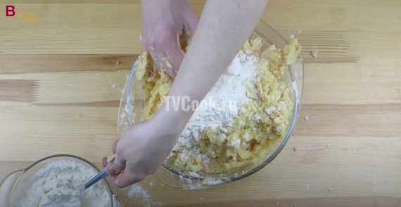 Картофельные зразы с морковью и грибами