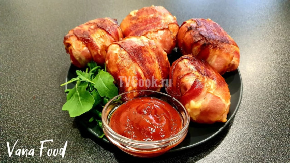 Куриные рулетики с сыром в беконе