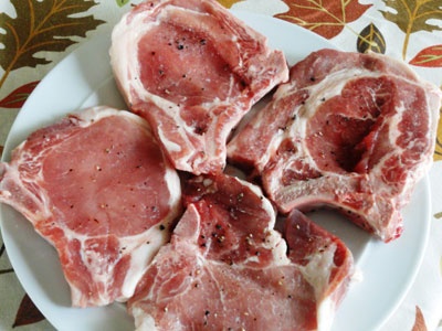 Мясо на решетке в духовке по-домашнему