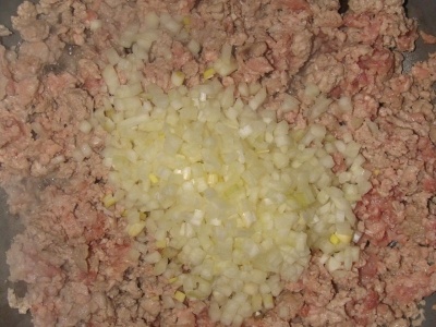 Запеканка с капустой, фаршем и картофелем