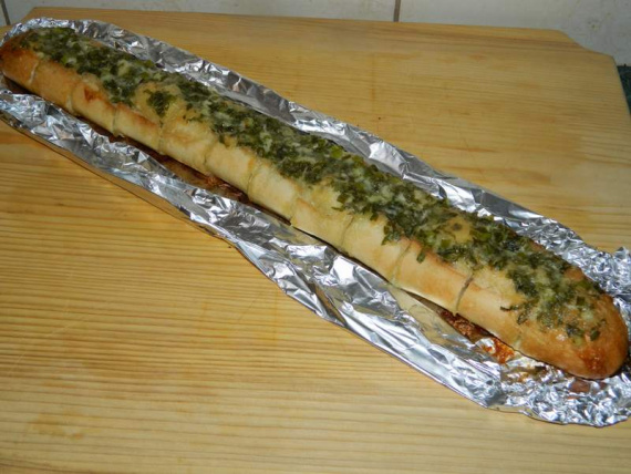 Запеченный багет с начинкой