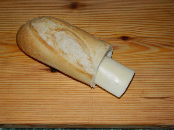 Запеченный багет с начинкой