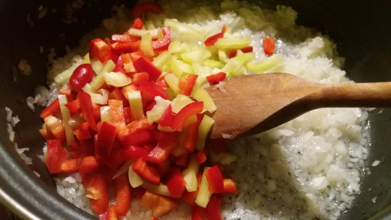 Овощное рагу со стручковой фасолью и кабачками