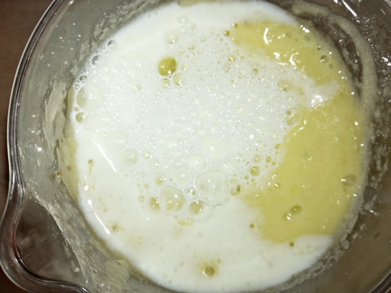 Молочный коктейль с дыней и бананом