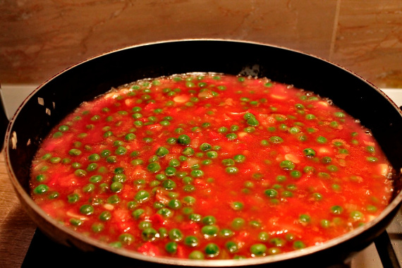 Паста с томатным соусом в одной сковороде
