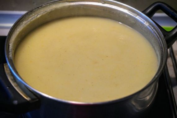 Крем-суп с грушами и сельдереем
