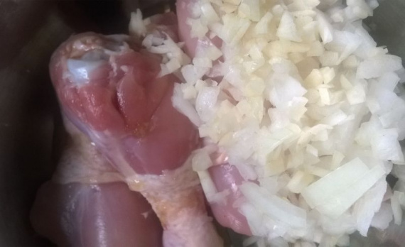 Куриные ножки с вишней