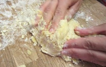 Суп с курицей и домашней лапшой
