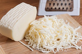 Брускетта с помидорами сыром и орешками