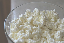 Пирог с творогом и сыром