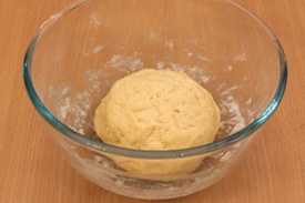 Пирог с творогом и сыром