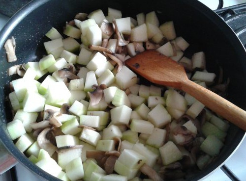 Паста с кабачками и грибами