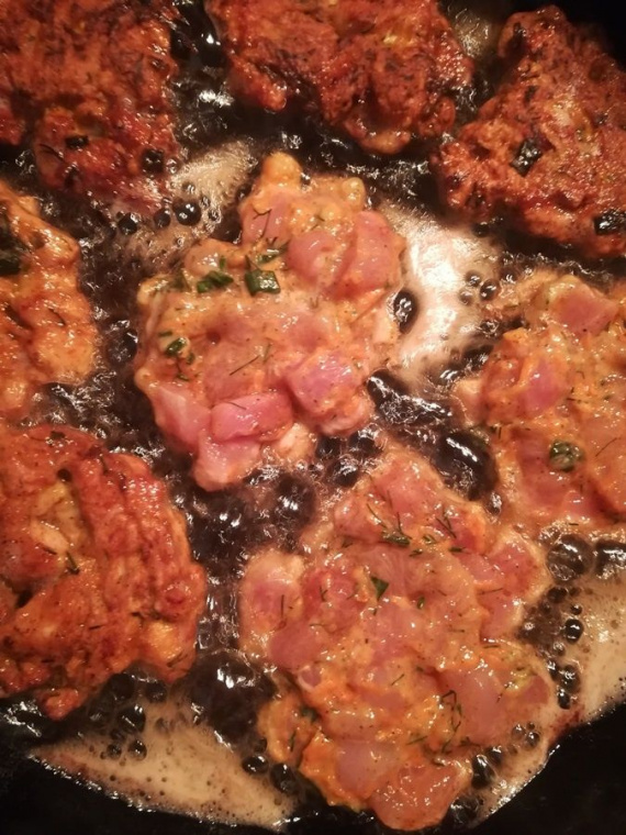 Котлеты из индейки с морковью и зеленым луком