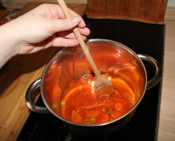 Солянка с колбасками