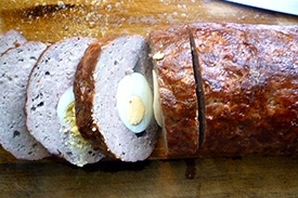 Мясной рулет в мультиварке