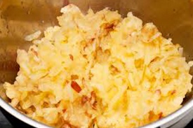 Слоеные пирожки с яблоками