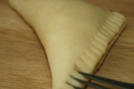 Слоеные пирожки с яблоками