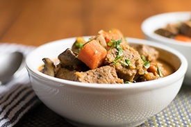 Картошка с грибами и мясом в мультиварке