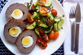 Мясной рулет в мультиварке