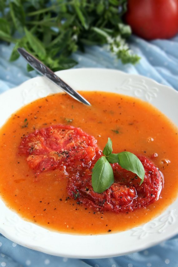 Крем-суп из кольраби с помидорами