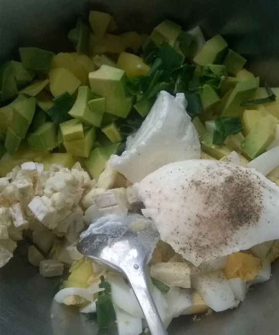 Простой и быстрый салат с авокадо