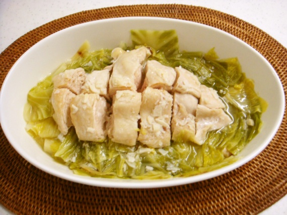Куриное филе с капустой в микроволновке