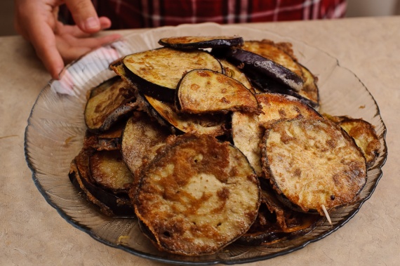 Салат из баклажанов и картофеля