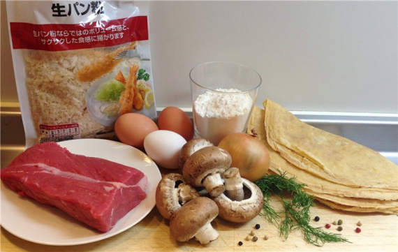 Блины с мясом и грибами в панировке