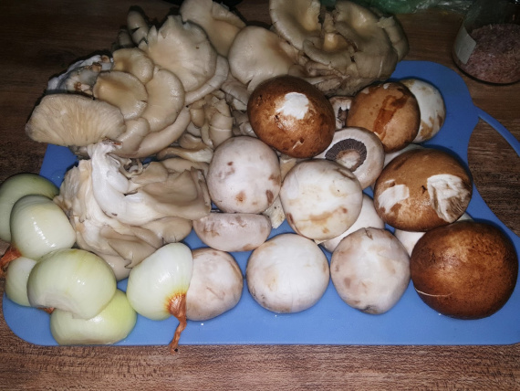 Соус из грибов со сметаной