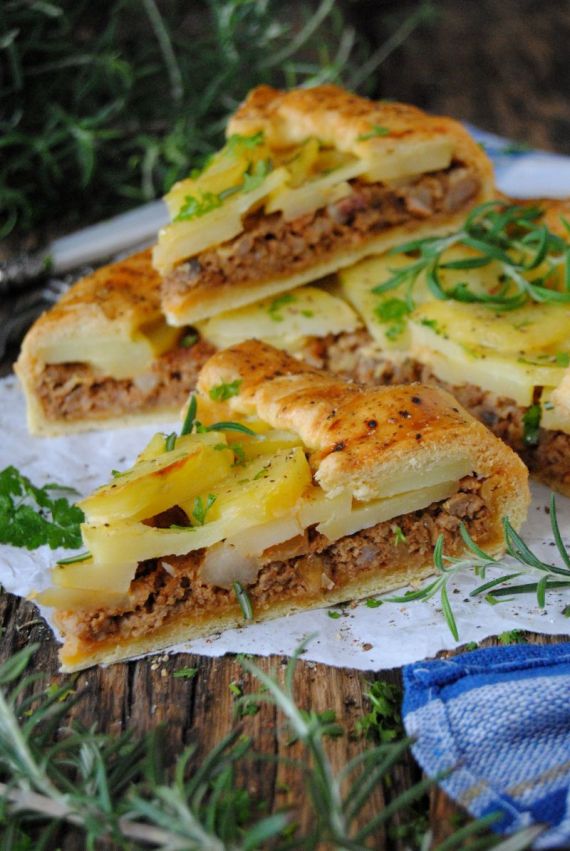 Мясной пирог с картофелем