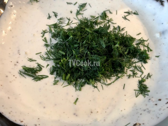 Салат с редиской и картошкой
