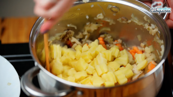 Постный грибной суп с гречкой и картофелем