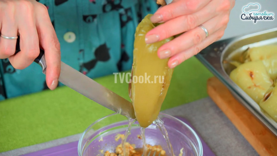 Салат из вяленого болгарского перца в чесночном соусе