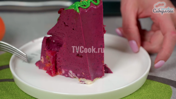 Творожно-ягодный торт без выпечки