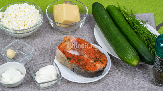 Закуска из творога с сыром и красной рыбой на праздник