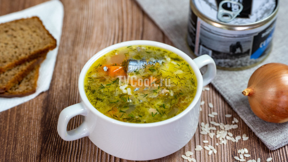 Рыбный суп из консервов сайра с овощами и рисом